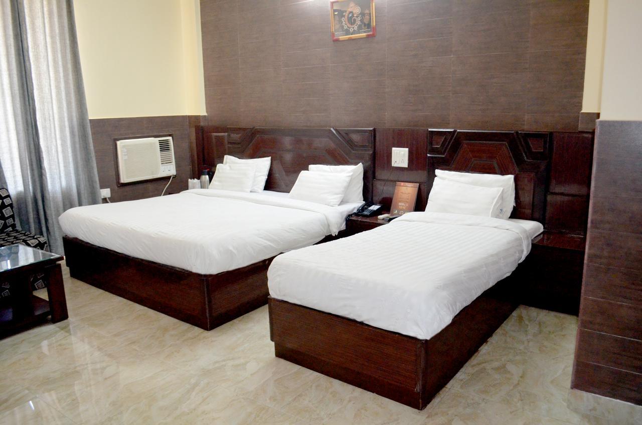 Capital O 4747 Imperial Hotel Katra Katra  Bagian luar foto